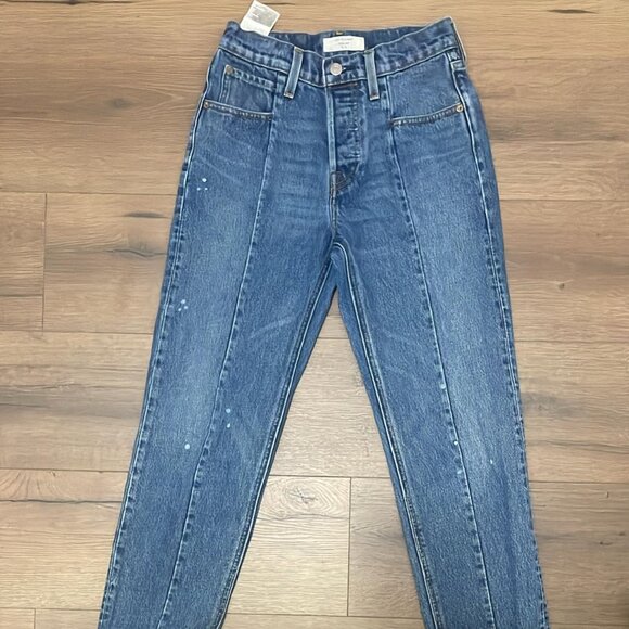 Levi's High-Waisted Straight-Leg Jeans - Size 25 - Picture 2 of 6